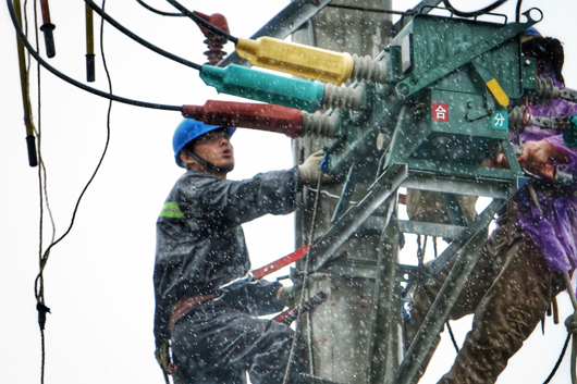國家電網全力抗擊超強臺風“利奇馬”